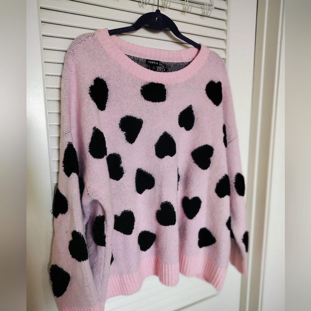 Torrid Women's Long Sleeve Pink  Sweater With Black Hearts Size 2x - Picture 2 of 9